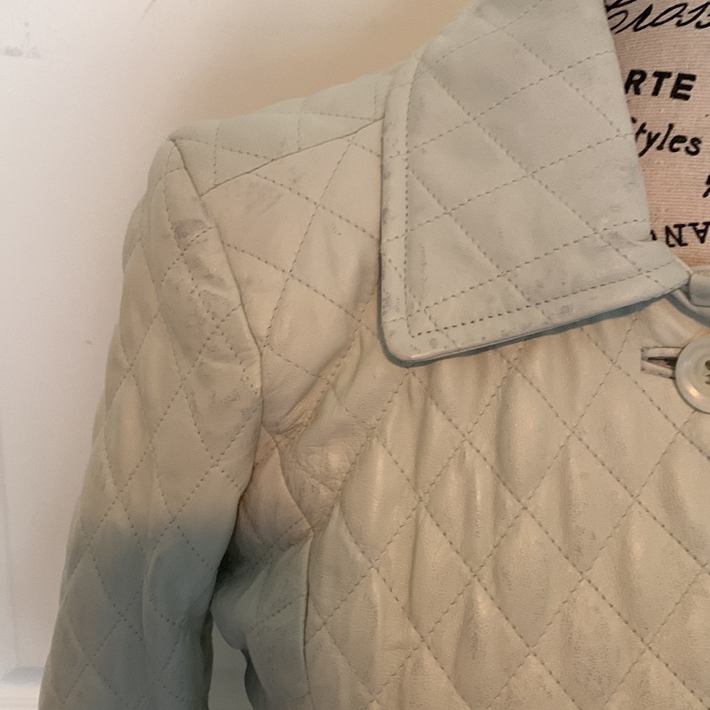 Neiman Marcus, lambskin quilted leather jacket/coat, off-white. Size S - Picture 7 of 9